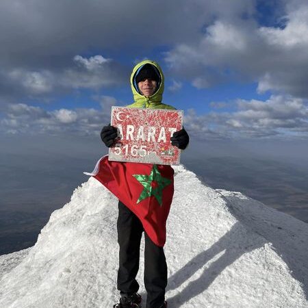 يوسف التازي..طفل مغربي يتسلق أعلى قمة جبلية بتركيا ـ صور