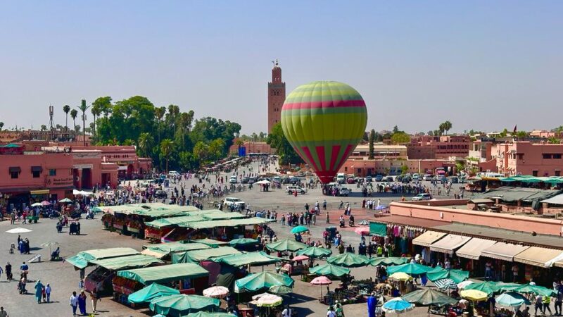 بمناسبة اليوم العالمي للسياحة..نصب منطاد بجامع الفنا و تنظيم معرض فني بحدائق ماجوريل