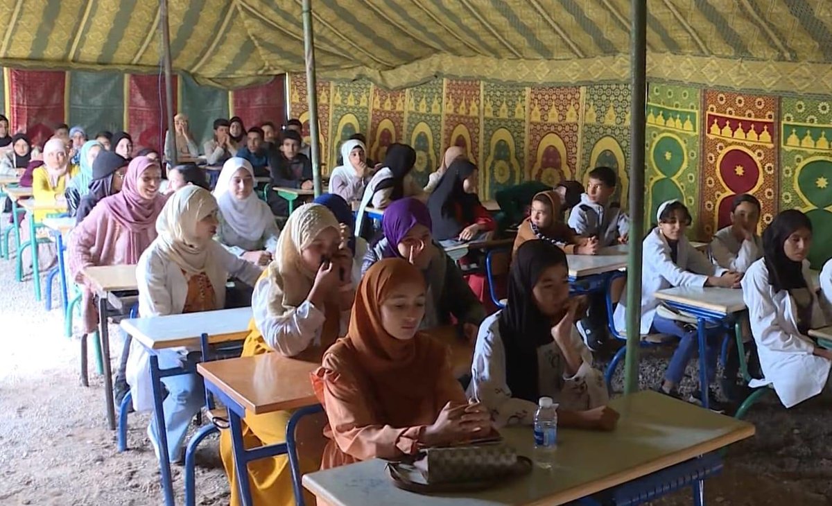 تقرير حقوقي صادم حول الدخول المدرسي بمناطق الزلزال..أستاذان يدرّسان بخيمة واحدة وإدماج تلاميذ بأقسام دون مراعاة التوجيه