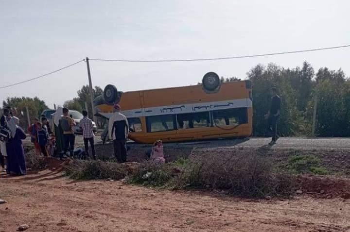 خلف إصابة 35 تلميذا بجروح..هذه أسباب حادث انقلاب حافلة للنقل المدرسي باليوسفية