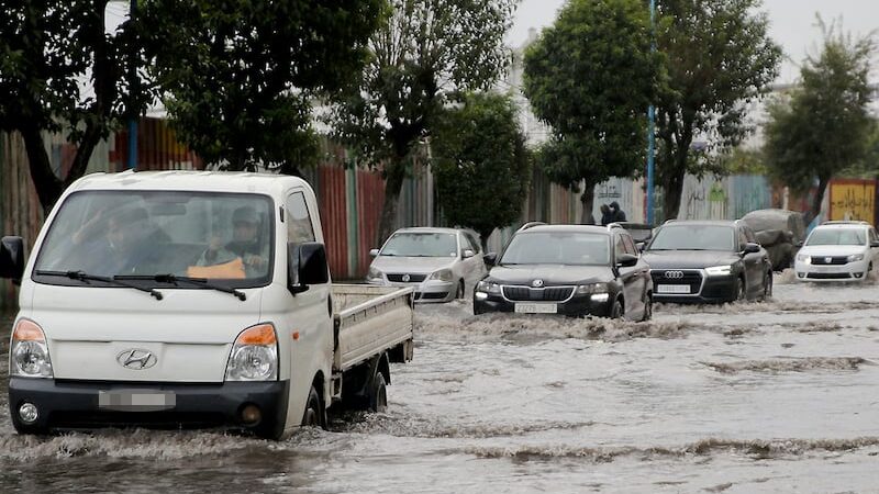 نشرة إنذارية: تساقطات مطرية رعدية جد قوية مصحوبة بحبات البرَد وهبات الرياح مرتقبة من السبت إلى الأحد بعدد من الأقاليم