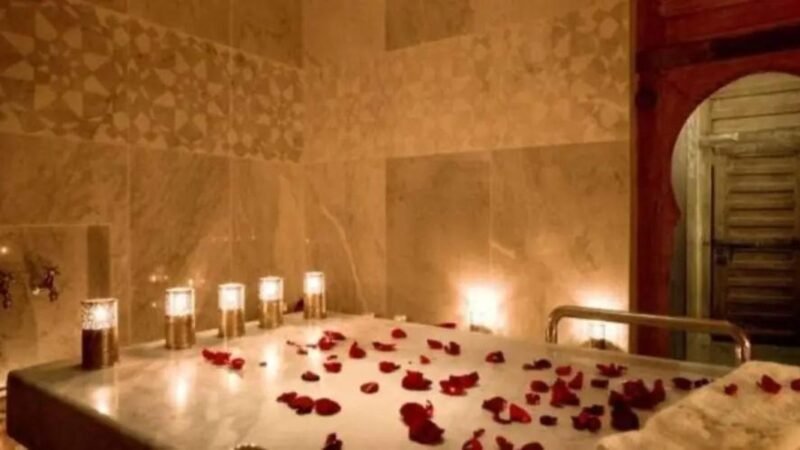 بينهم المسيّرة و3 مستخدمات..إعداد محل تدليك للدعارة يطيح بـ8 أشخاص بمراكش