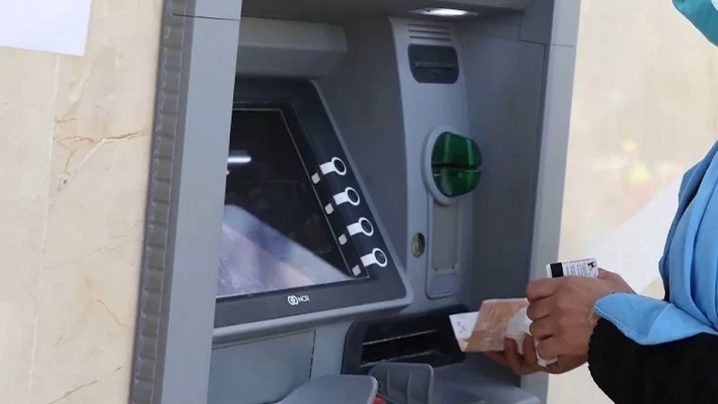 بنوك تفتح أبوابها استثنائيا يومي السبت والأحد المقبلين