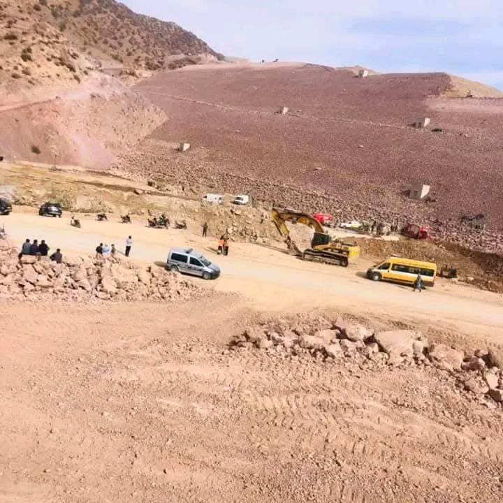 لجنة تحقق في وفاة 5 أشخاص بورش بناء سد المختار السوسي