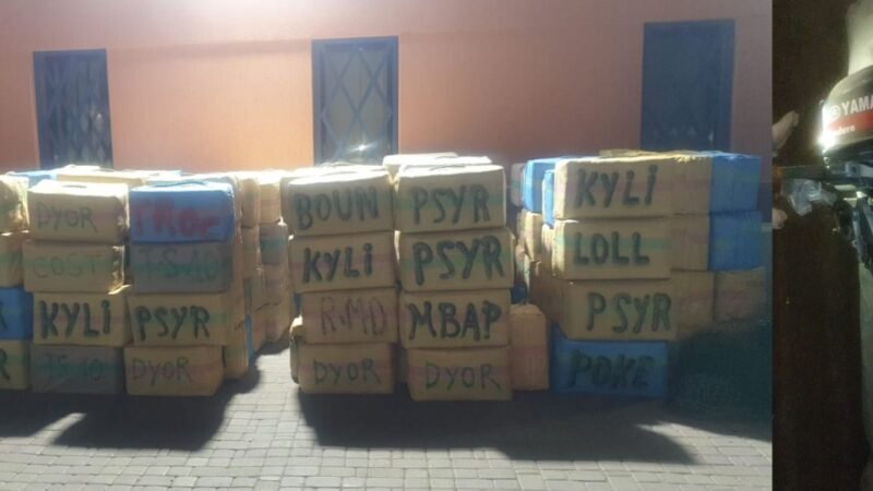 مراكش ـ آسفي..حجز حوالي 10 أطنان من الحشيش خلال توقيف 6 أشخاص بشبهة الانتماء لشبكة تهريب دولي للمخدرات