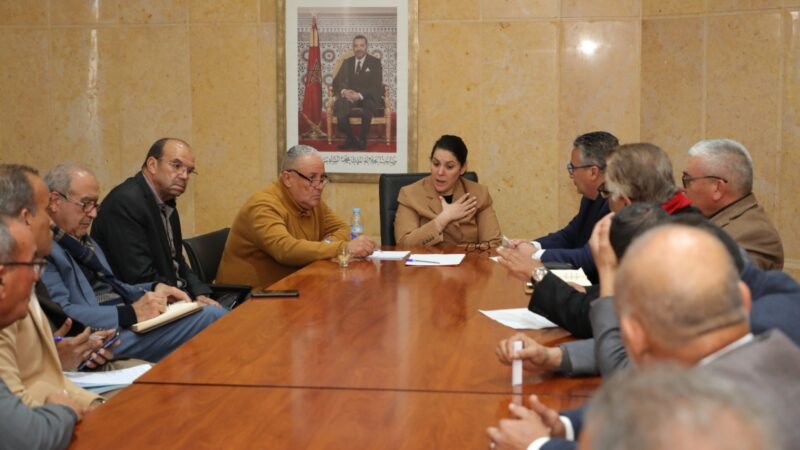 المنصوري تناقش مع مهنيي النقل الانتقال للمحطة الطرقية الجديدة بمراكش