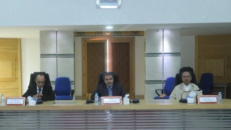 في اجتماع ترأسه العامل السماحي..تخصيص أكثر من 15 مليون درهم لتطوير الشبكة الطرقية بإقليم قلعة السراغنة