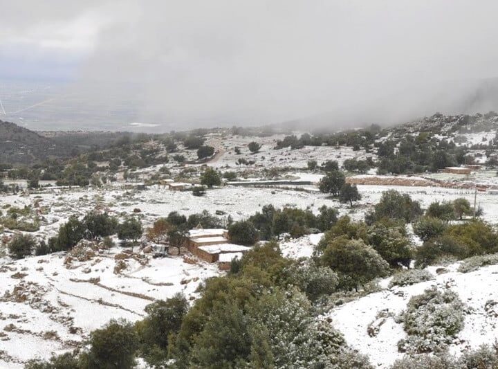 نشرة إنذارية: تساقطات ثلجية وزخات مطرية قوية بالمغرب