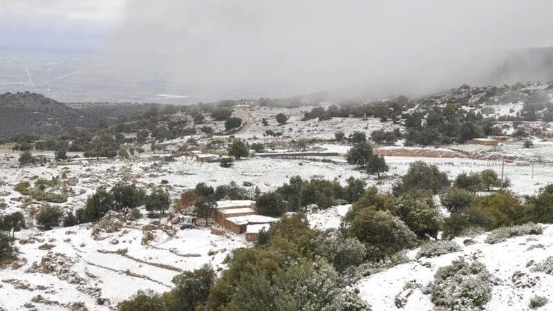 نشرة إنذارية: تساقطات ثلجية وزخات مطرية قوية بالمغرب