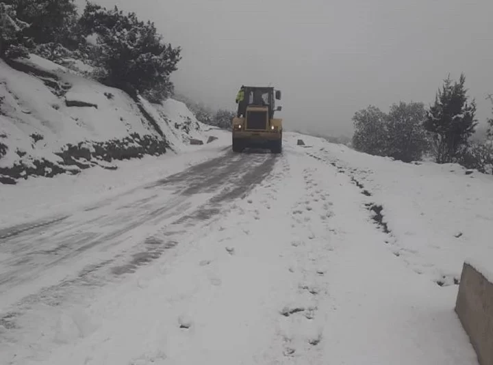 نشرة إنذارية: أمطار وثلوج قوية بالمغرب