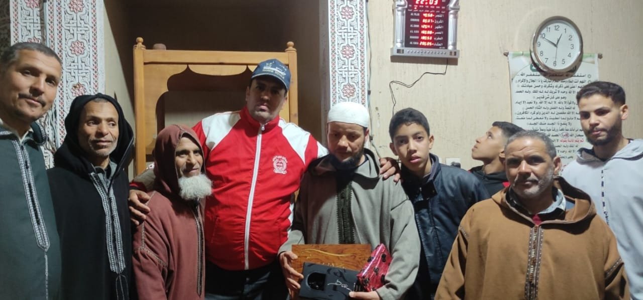 الرحامنة/الطلوح..جمعية تحتفي بإمام مسجد بمناسبة ليلة القدر