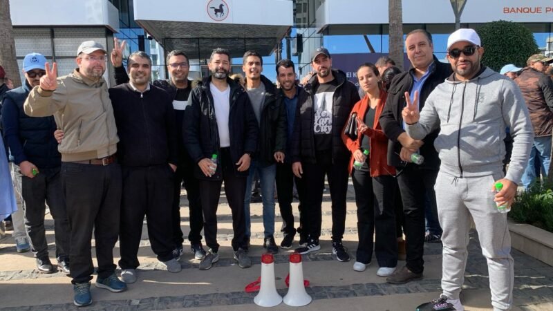 مراكش..موظفون بالقرض الشعبي يطالبون بزيادة الأجور ووقف الاقتطاعات التأديبية