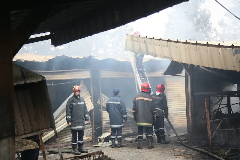 النيابة العامة تأمر بالتحقيق في حريق “جوطية” باب الجديد بمكناس