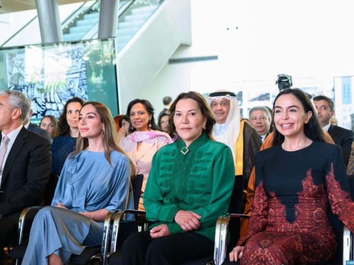 الأميرة للا حسناء تفتتح المعرض الرقمي للزربية الرباطية بأذربيجان وتزور مركز فن “الموغام”