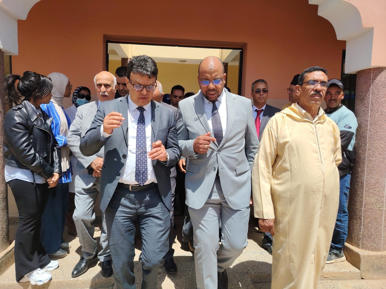 عامل الرحامنة والمدير الإقليمي يتفقدان مركزا مهنيا لإدماج المنقطعين عن الدراسة