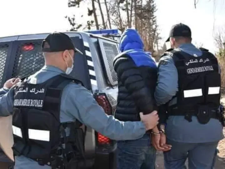 10 دركيين من ابن جرير يحرسون زعيم “لفراقشية” خلال نقله إلى المحكمة