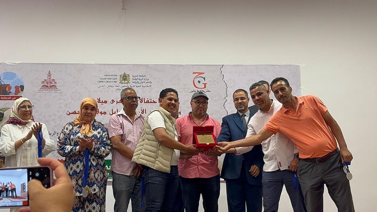 تلاميذ مركز النصر يتألقون في مهرجان الخطابة والشعر والمسرح بمراكش ـصور