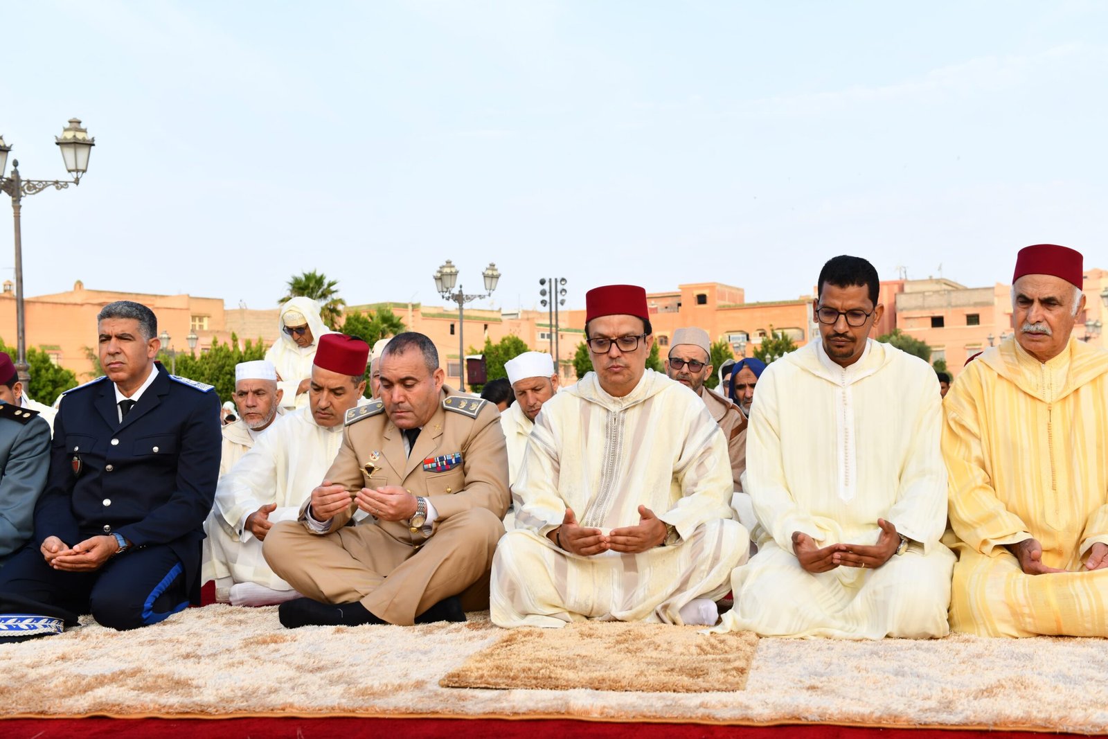 عامل الرحامنة يؤدي صلاة العيد بمصلى المحسنين