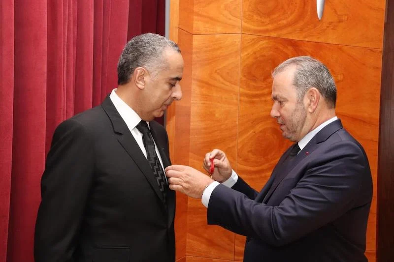 فرنسا توشح حموشي بوسام رفيع خلال التوقيع على مخطط عمل مشترك مع الأمن المغربي