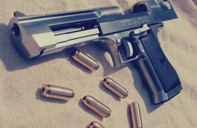 مسدسان و180 رصاصة بمنزل أرملة أجنبية يستنفر سلطات تزنيت