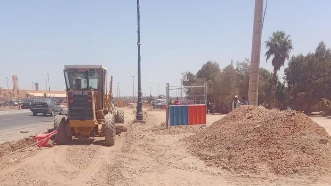 حقوقيون يطالبون بالتحقيق في مصرع عامل دهسته جرافة بمحيط الملعب الكبير بمراكش