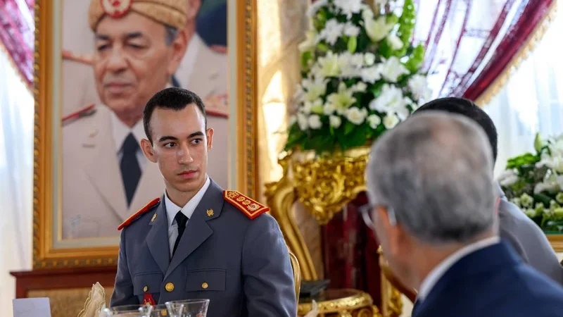 ولي العهد يترأس حفل تخرج 296 ضابطا