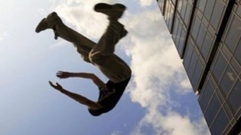 مصرع شاب إثر سقوطه من شرفة عمارة بقلعة السراغنة