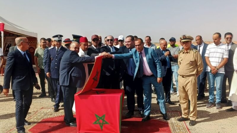 عامل قلعة السراغنة يعطي انطلاقة أشغال توسعة طريقين بحوالي 3 ملايير سنتيم