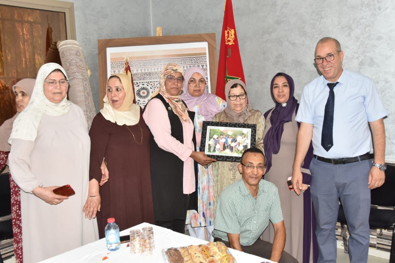 قلعة السراغنة..جماعة المربوح تكرم موظفة متقاعدة