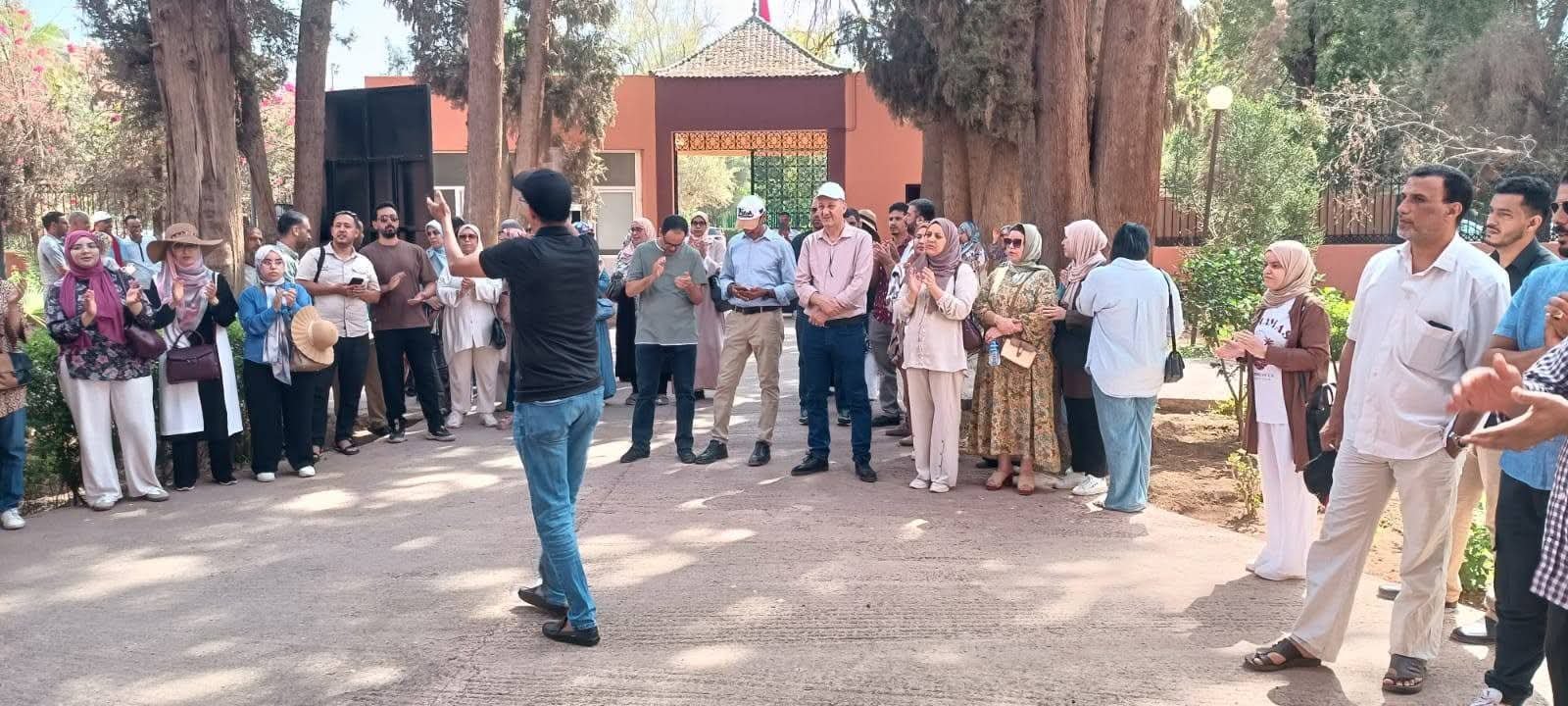 مراكش..أساتذة مدارس الريادة يحتجون ضد التكوين خارج الزمن الإداري ورداءة التغذية وحقوقيون يطالبون بفتح تحقيق