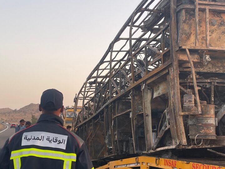النيران تلتهم حافلة يتجاوز عمرها 16 سنة بصخور الرحامنة