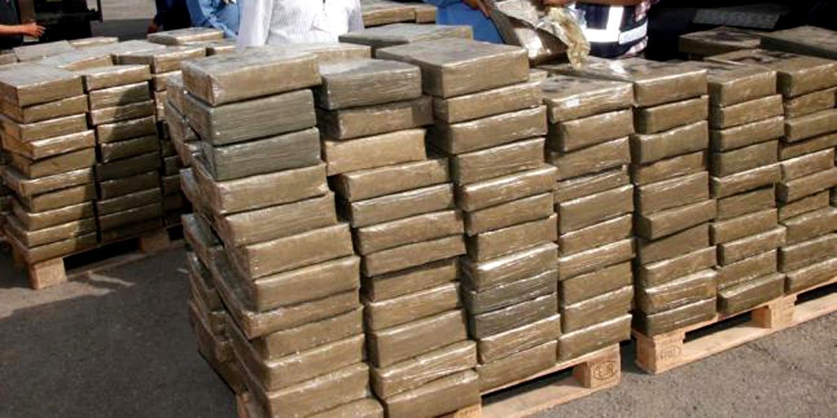 حجز طن و922 كلغ من الحشيش خلال إجهاض محاولة تهريب دولي للمخدرات بسيدي إيفني