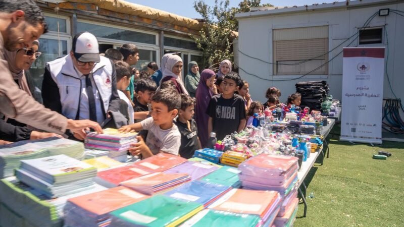 وكالة بيت مال القدس الشريف تطلق عملية توزيع الحقائب المدرسية