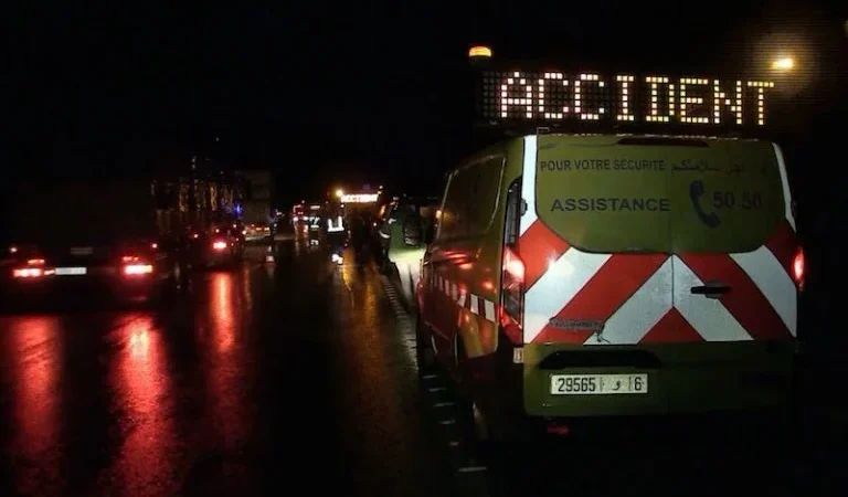 غياب علامات التشوير يهدد مستعملي طريق بالرحامنة