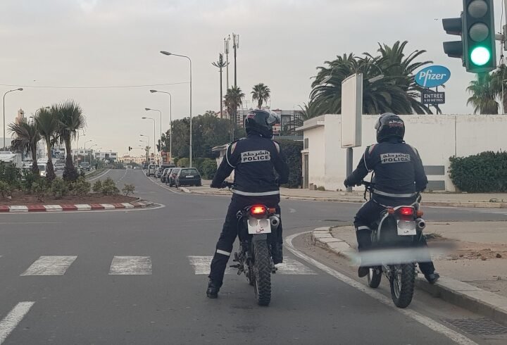 فرقة الدراجين توقف شخصا وبحوزته 24 لترا من “الماحيا” بقلعة السراغنة