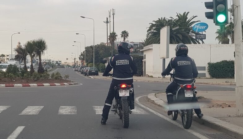 فرقة الدراجين توقف شخصا وبحوزته 24 لترا من “الماحيا” بقلعة السراغنة