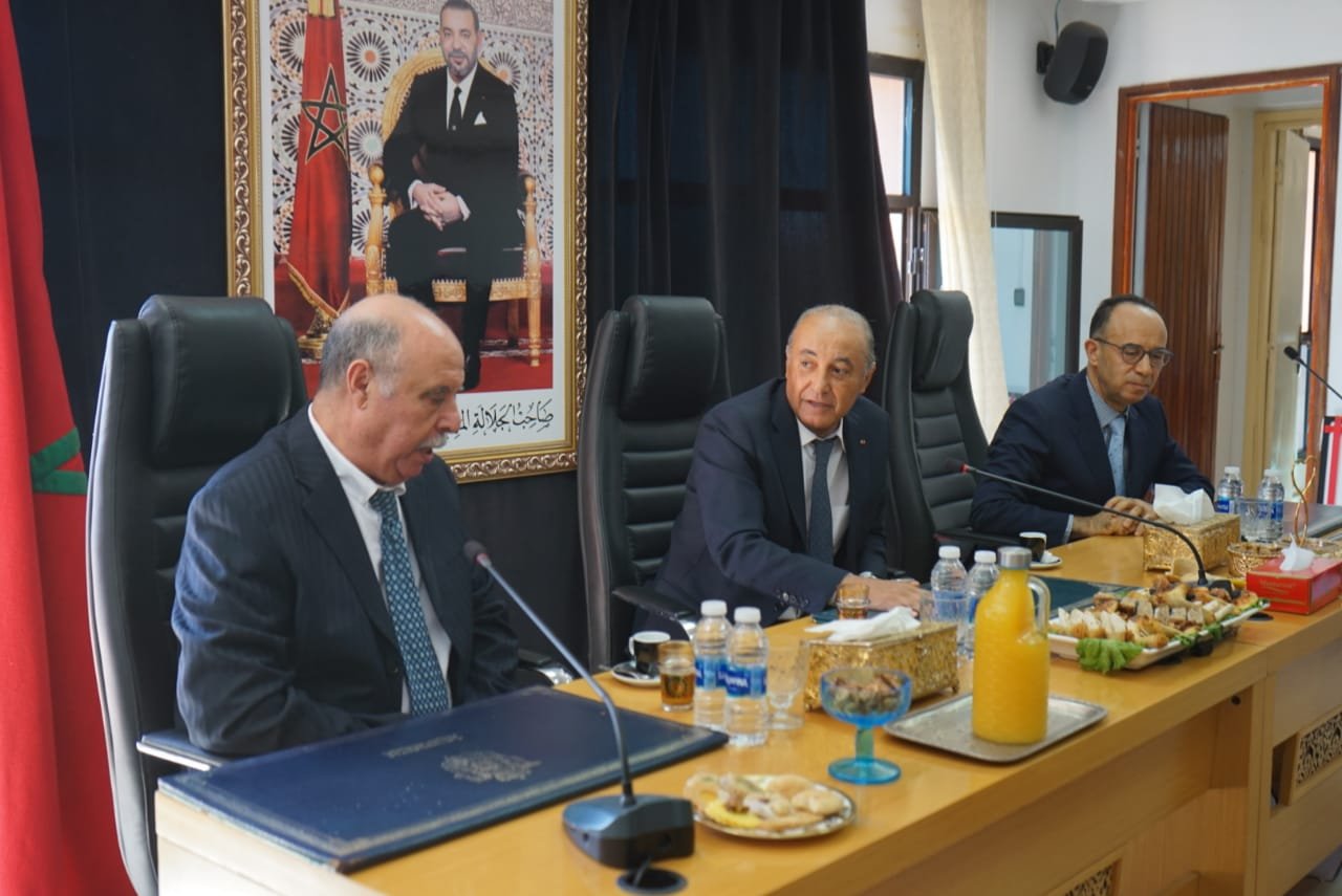 عمالة قلعة السراغنة تكرم رئيس قسم التجهيز بعد إحالته على التقاعد