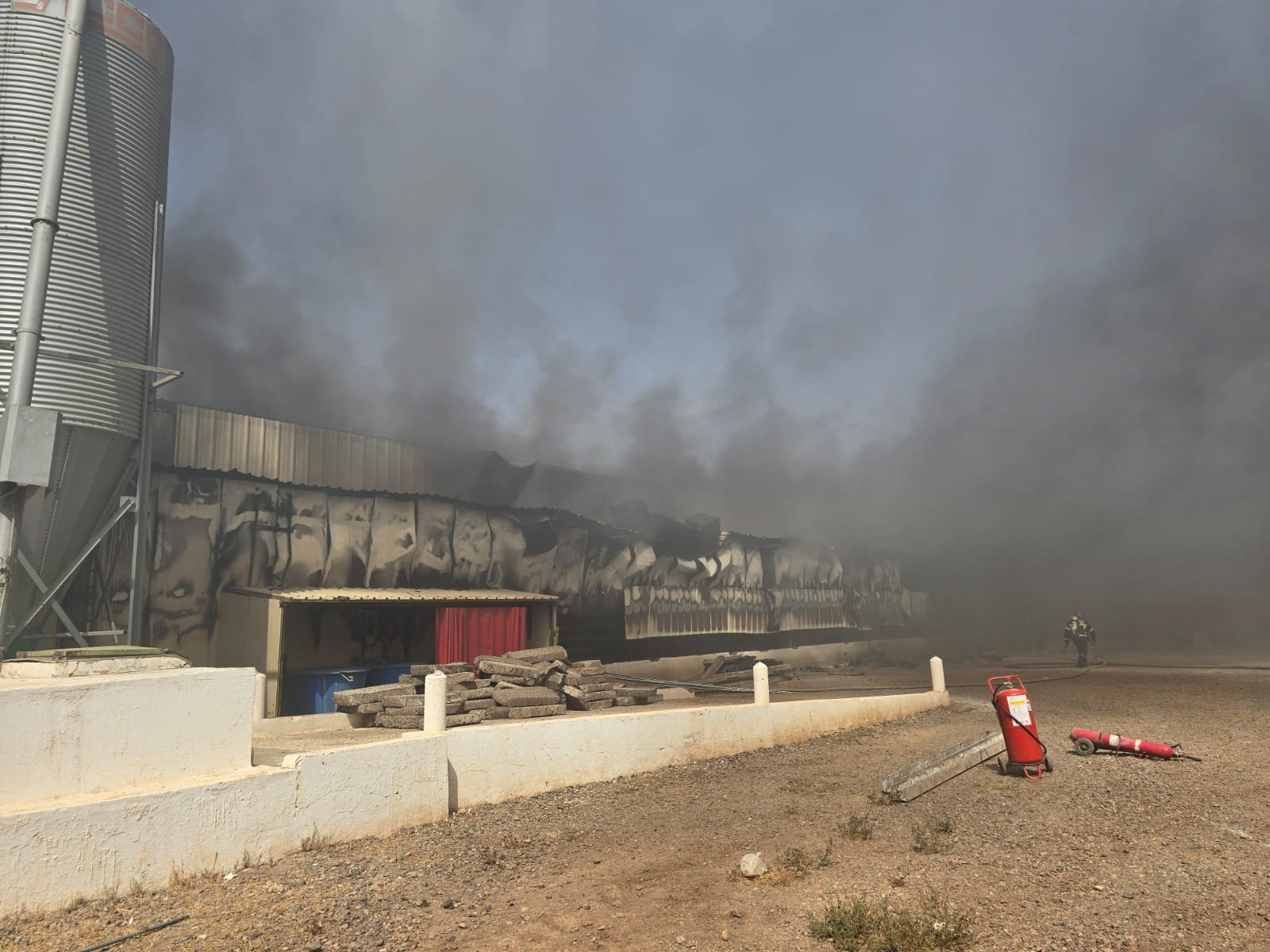 بينهم 3 إفريقيات..اختناق 4 عمال في حريق بضيعة برلماني لإنتاج البيض بالرحامنة