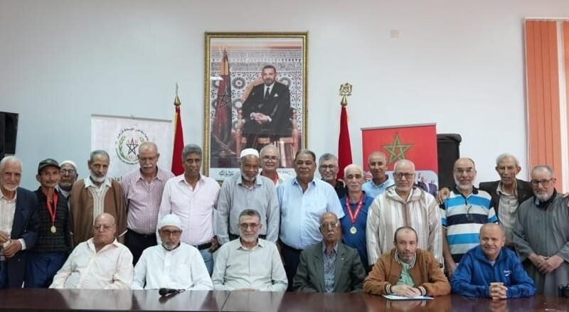 متقاعدون يحتفلون باليوم العالمي للمسنين بابن جرير
