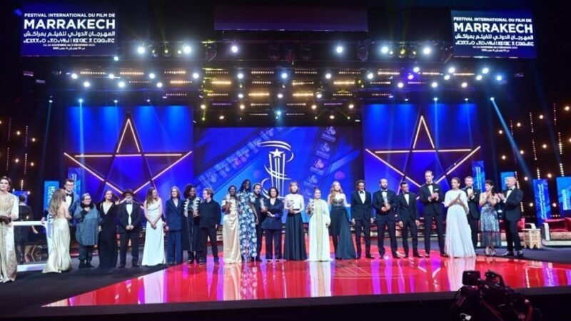 “إخوة الرضاعة” يُتوَّج بجائزة أفضل فيلم بمهرجان مراكش للأفلام القصيرة