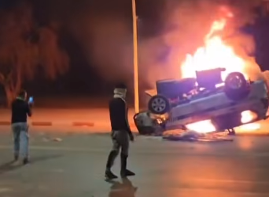 الوكيل العام بأكادير يكشف تفاصيل الهجوم على مركز أمني..الدركيون اضطروا لاستعمال السلاح دفاعا عن أنفسهم وعائلاتهم في مواجهة متجمهرين هائجين