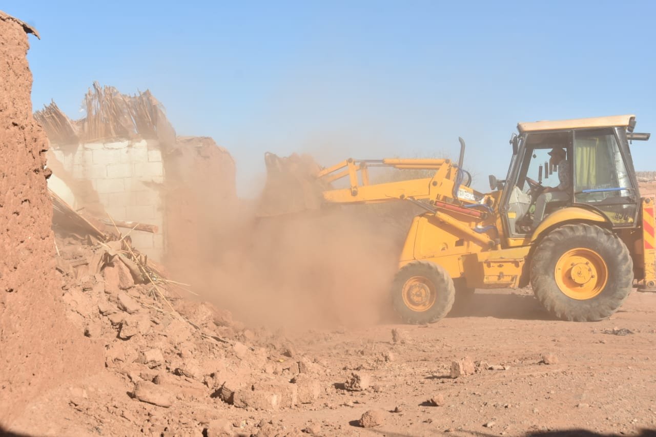 لجنة إقليمية تشرف على هدم بنايات طينية بقلعة السراغنة