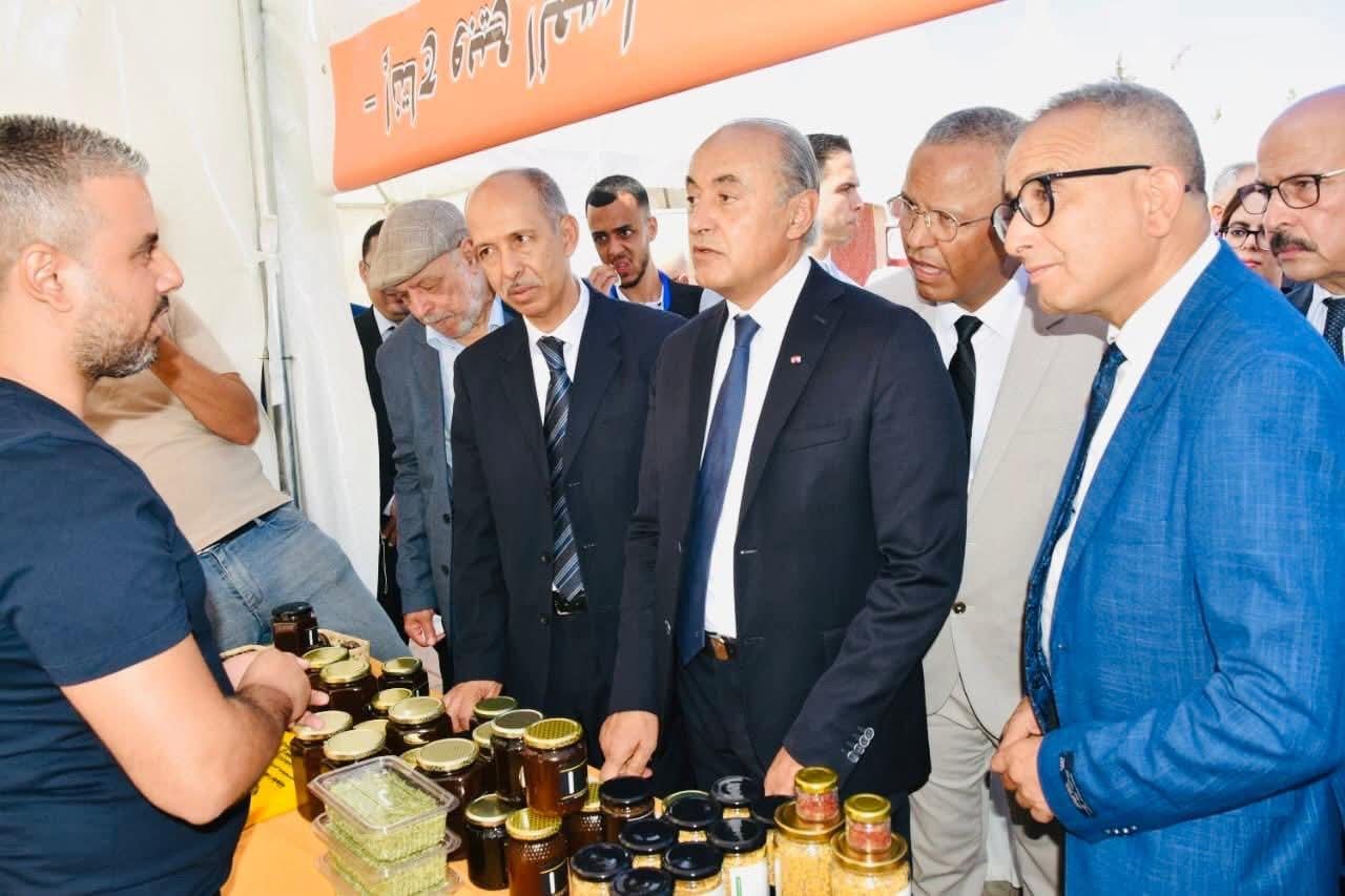 تعاونية “مناحل السراغنة” تفوز بجائزة أحسن منتوج في ملتقى المرأة القروية بقلعة السراغنة