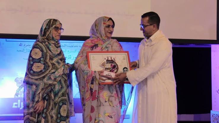 تكريم شخصيات نسائية وطنية ودولية بملتقى جواهر الصحراء بالسمارة