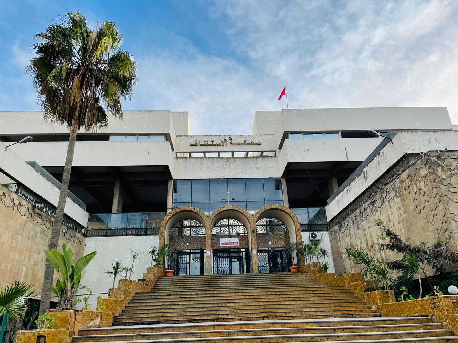 الوكيل العام بالدار البيضاء: التشريح يرجح فرضية سقوط أسيدون أثناء تشذيب حديقته