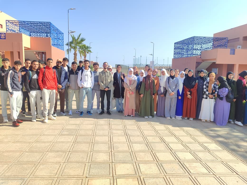 قلعة السراغنة..تلاميذ ثانوية الهيادنة يشاركون في ندوة حول الزيتون