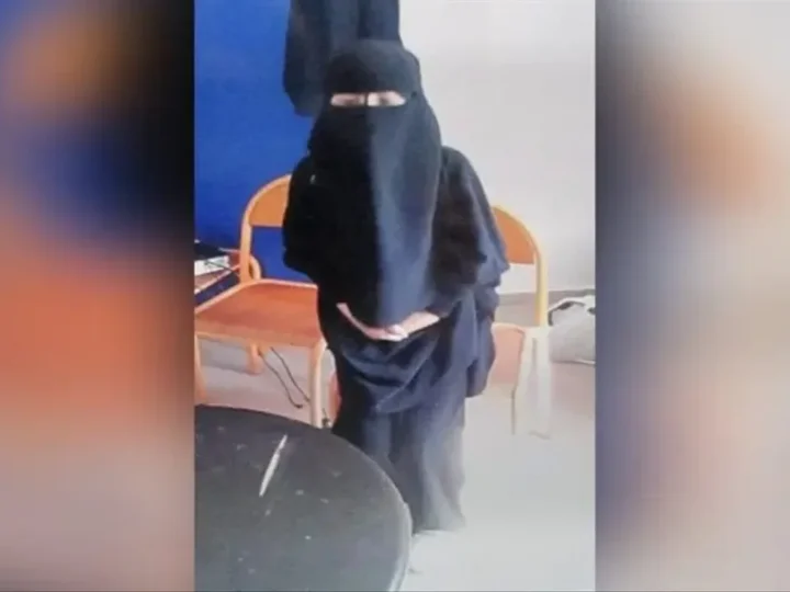 وزير التعليم ينصف تلميذة منقبة ممنوعة من الدراسة بالصويرة