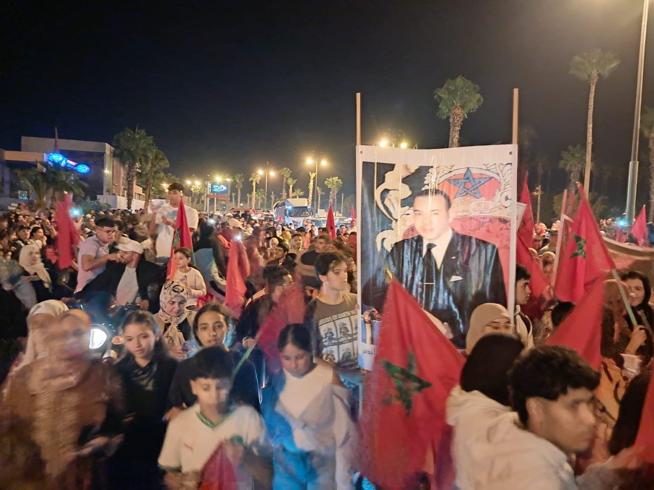 قلعة السراغنة تحتفل بالانتصار التاريخي للمغرب