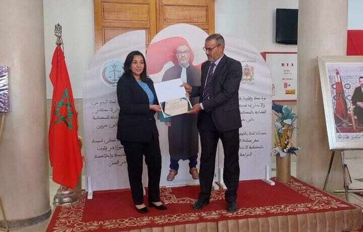 ابتدائية ابن جرير تكرّم رئيس كتابة الضبط