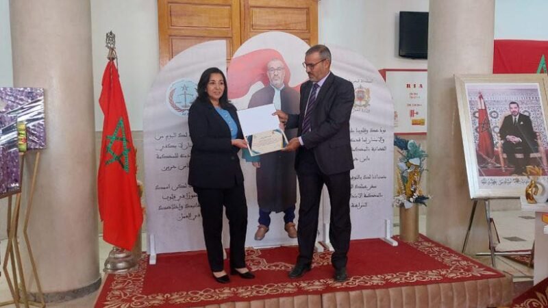 ابتدائية ابن جرير تكرّم رئيس كتابة الضبط